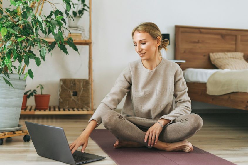 Why Online Wellness Sessions Are the Ultimate Stress-Busting Solution